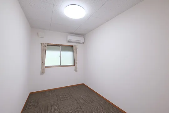 単身寮の居室