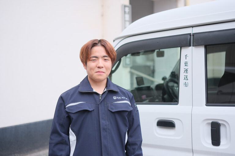 軽貨物から、段階を踏んで大型を目指せるところを選びました。